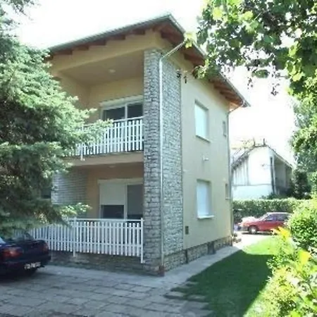 Ferienwohnung Ist Am Plattensee In דירה *